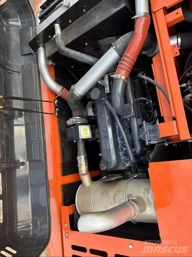 Doosan DX225LC-9C Bagri goseničarji