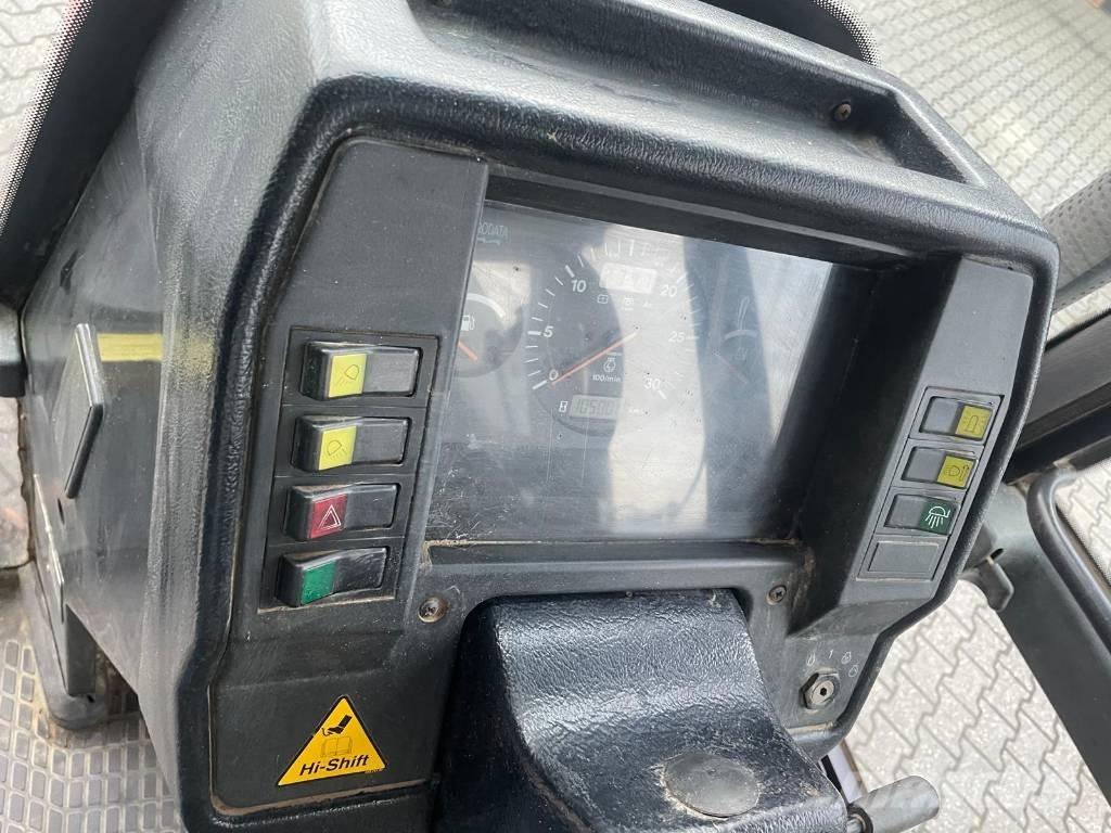 Valtra 6600 tractor Traktorji