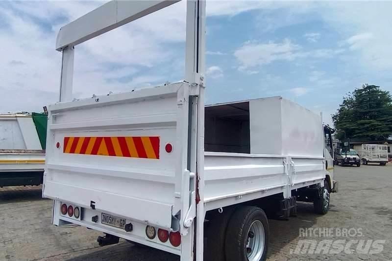 Isuzu NPR400 Drugi tovornjaki