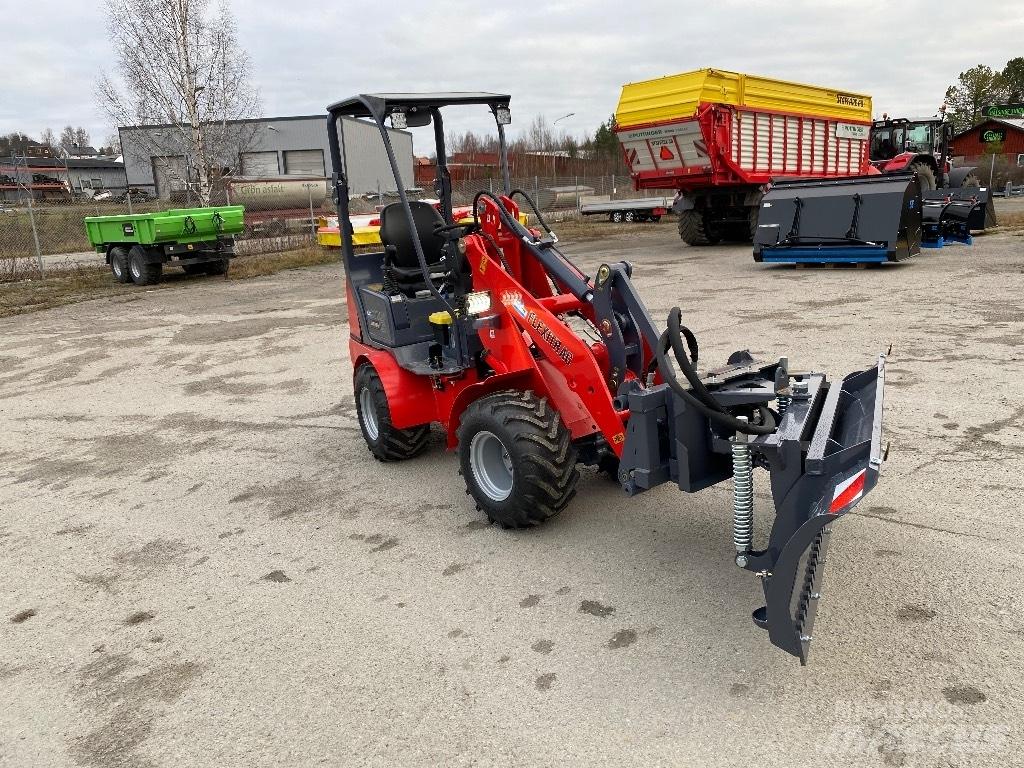 Flexitrac 1126 LRF Večnamenski nakladalci