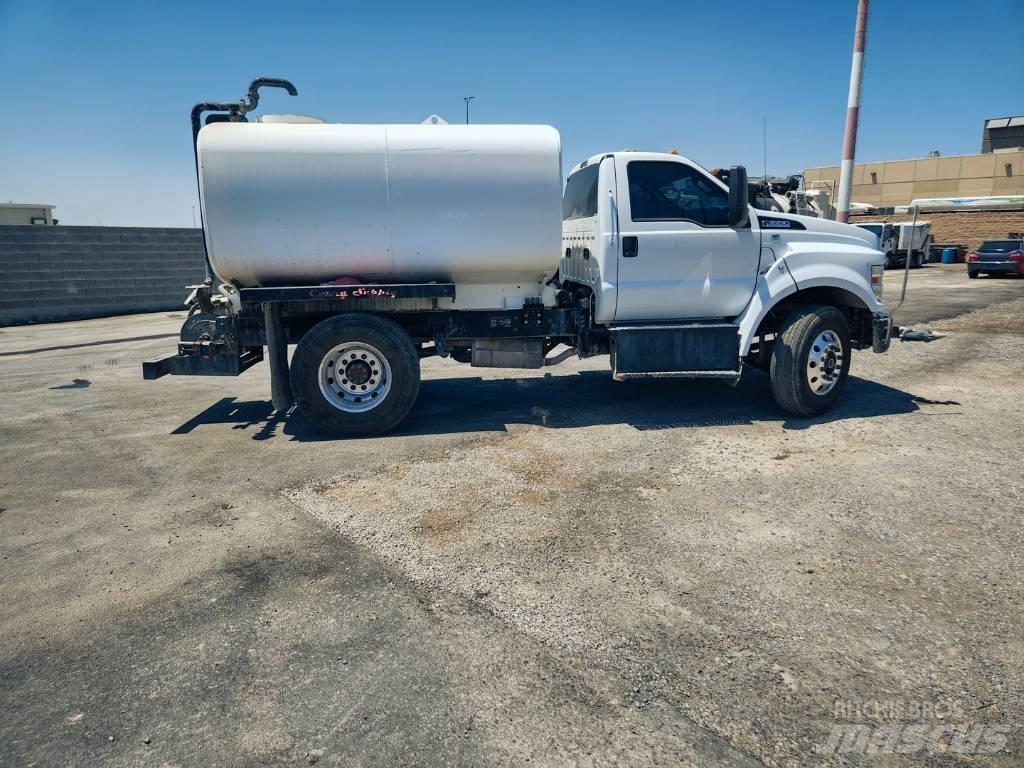 Ford F 650 SD Tovornjaki za vodo