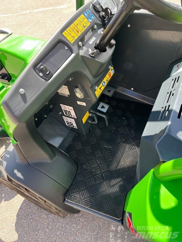 Avant 225 Skid steer mini nakladalci