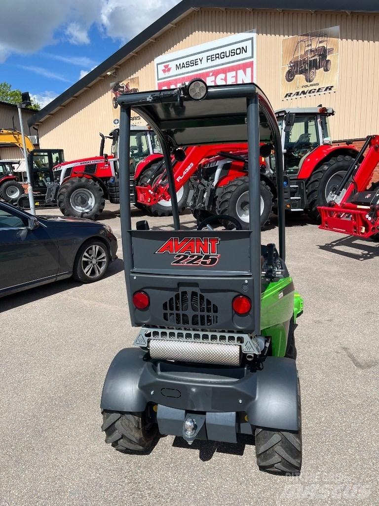 Avant 225 Skid steer mini nakladalci