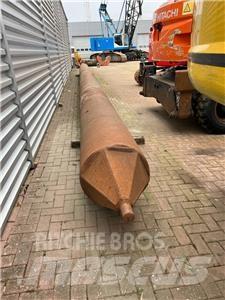 Spud leg 15 meter Plavajoči bagerji