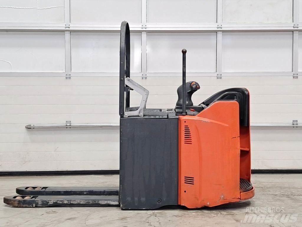 Linde T20SP-02 Električni nizko dvižni viličar