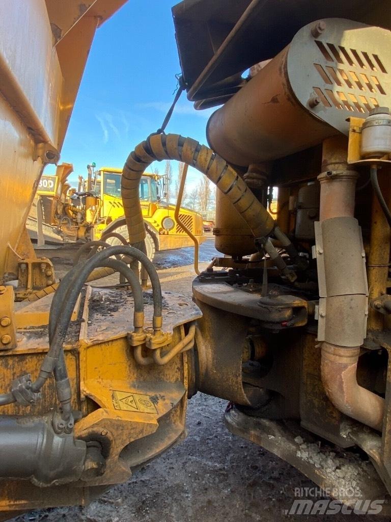 Volvo A 25 D Zglobni demperji