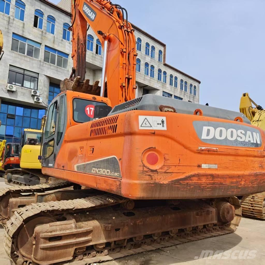 Doosan DX 300 LC Bagri goseničarji