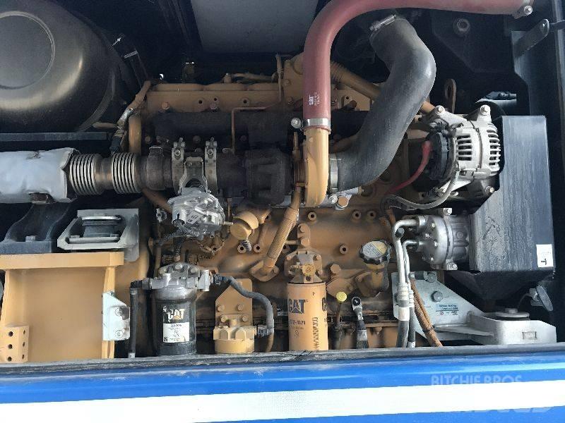 CAT M318F Bagri na kolesih