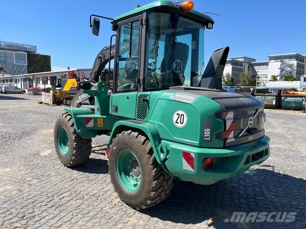 Volvo L 30 G TULOSSA!!!! Kolesni nakladalci