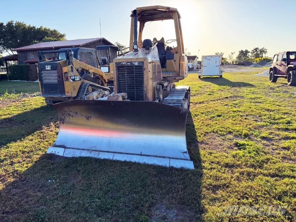 CAT D 3 G Buldožerji goseničarji