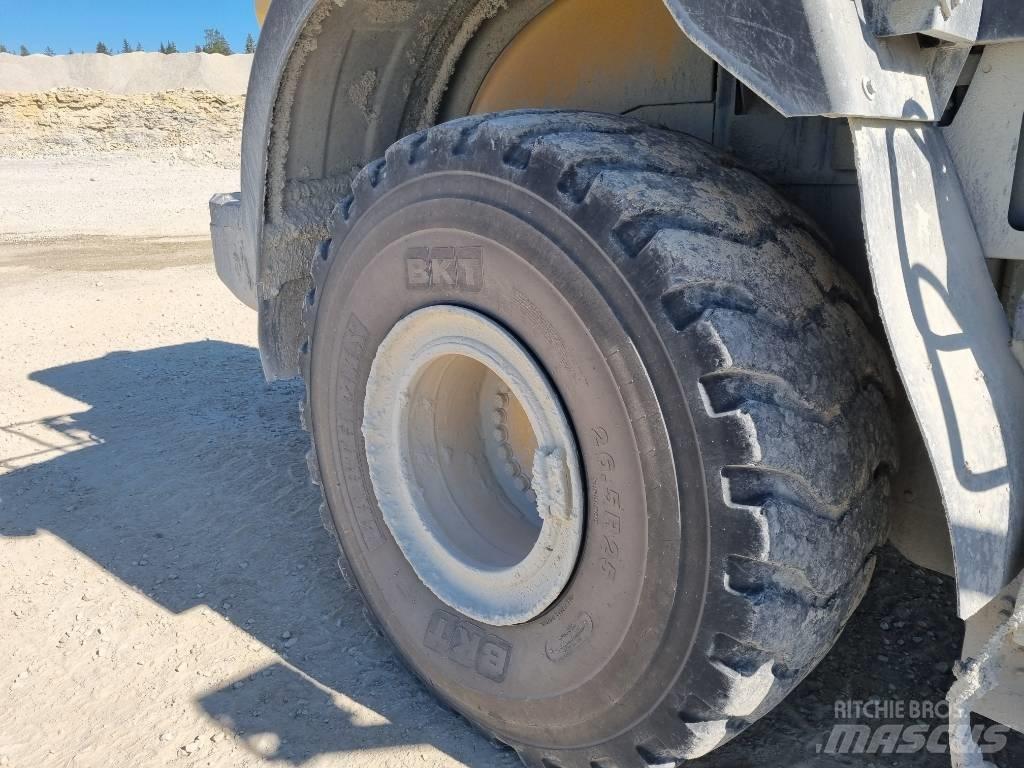 Komatsu WA 470-8 Kolesni nakladalci