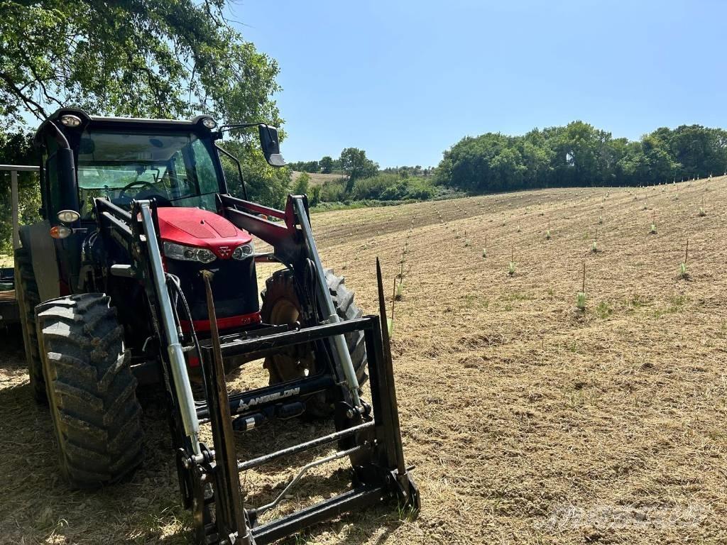 Massey Ferguson 5710 Traktorji