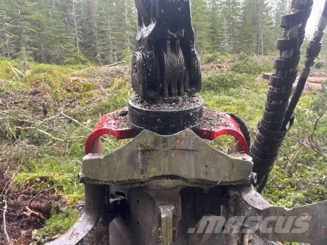 Komatsu 951 Harvesterji