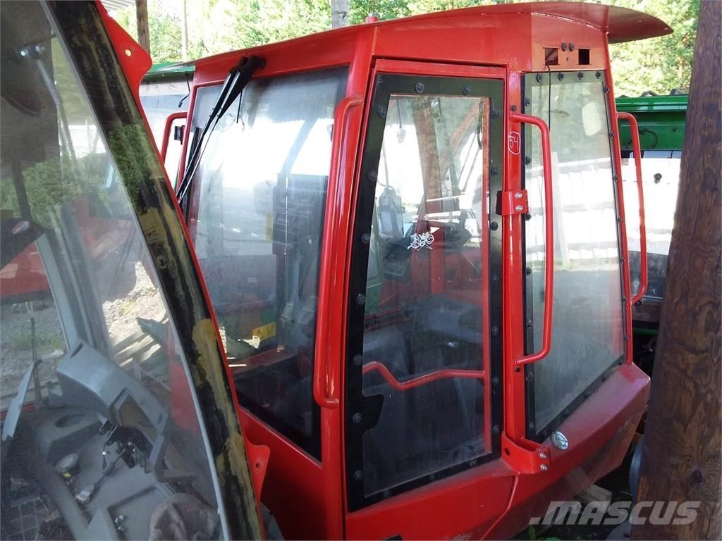 Komatsu 895 Kabine in notranjost