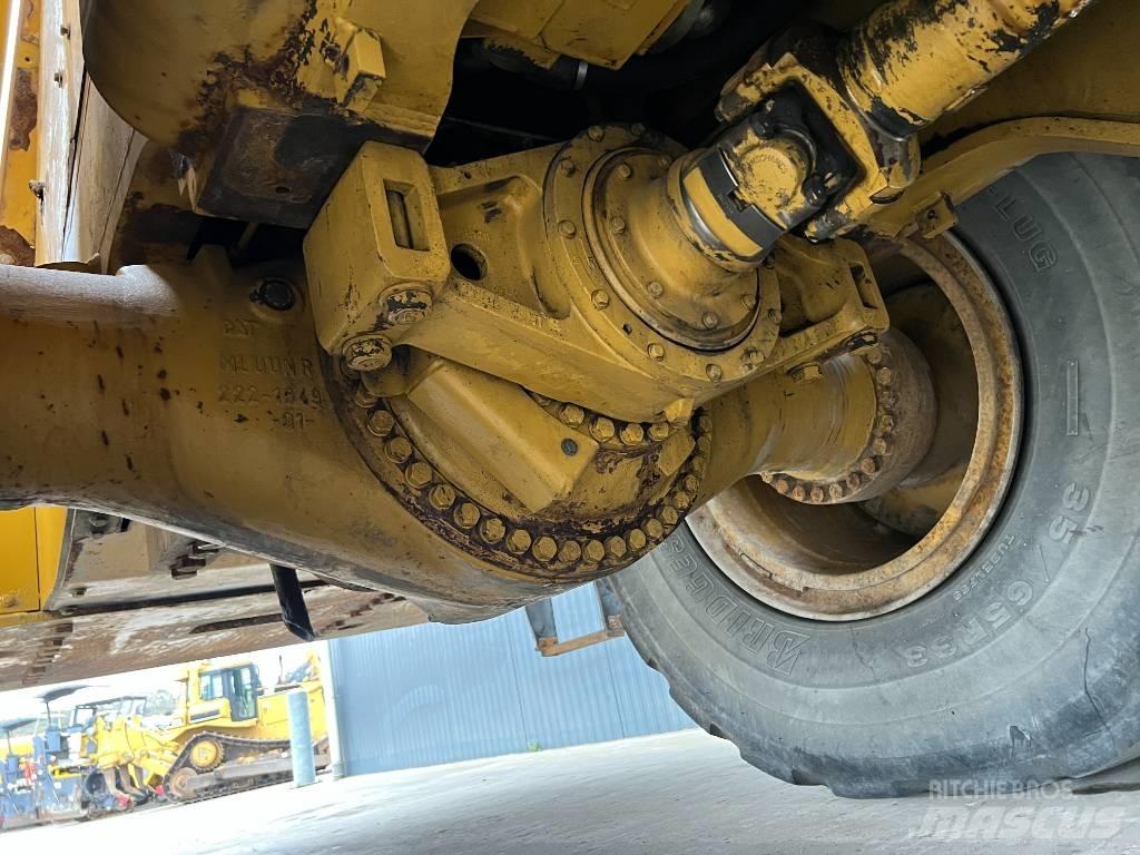 CAT 988H Kolesni nakladalci