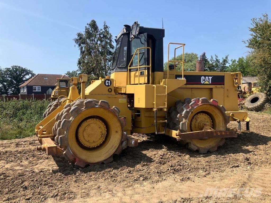 CAT 825 C Kompaktorji tal
