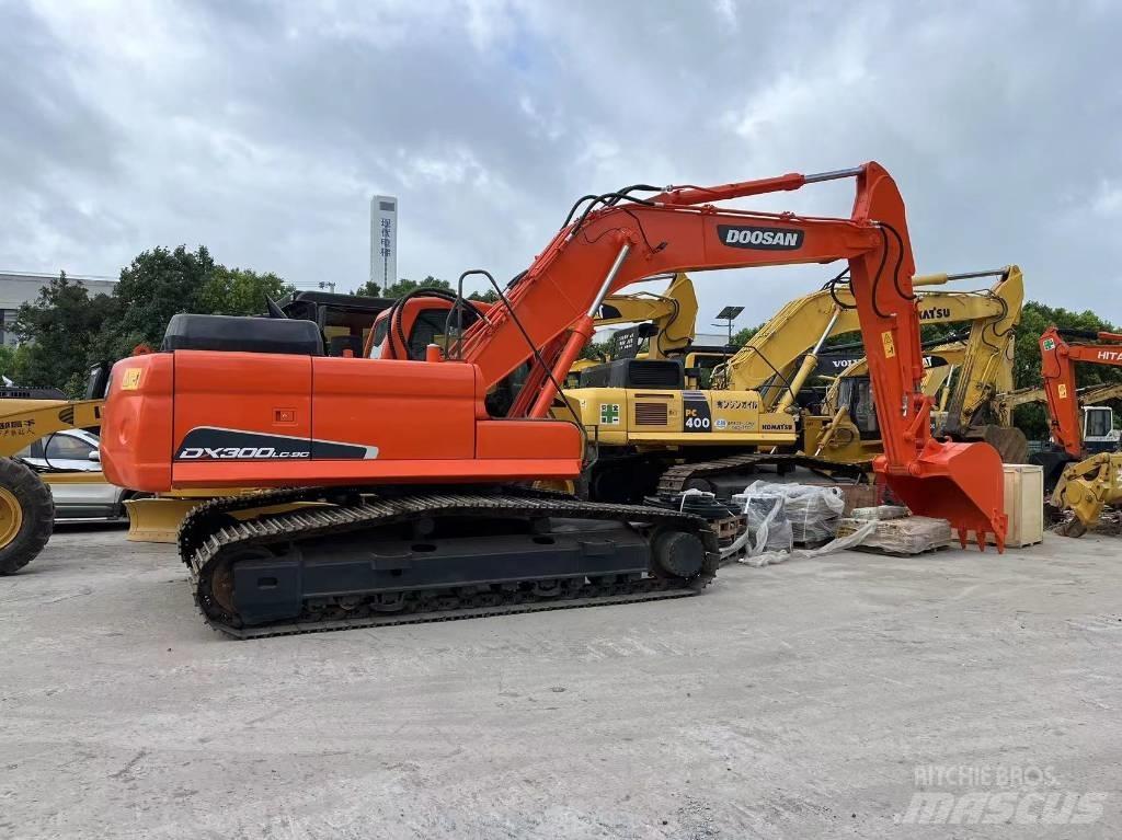 Doosan DX 300 Bagri goseničarji