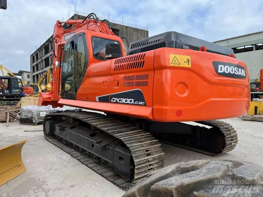Doosan DX 300 Bagri goseničarji