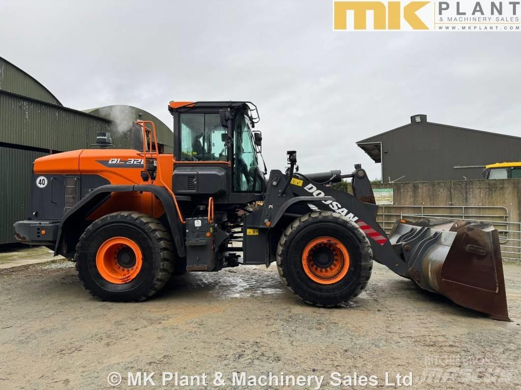 Doosan DL 320-7 Kolesni nakladalci