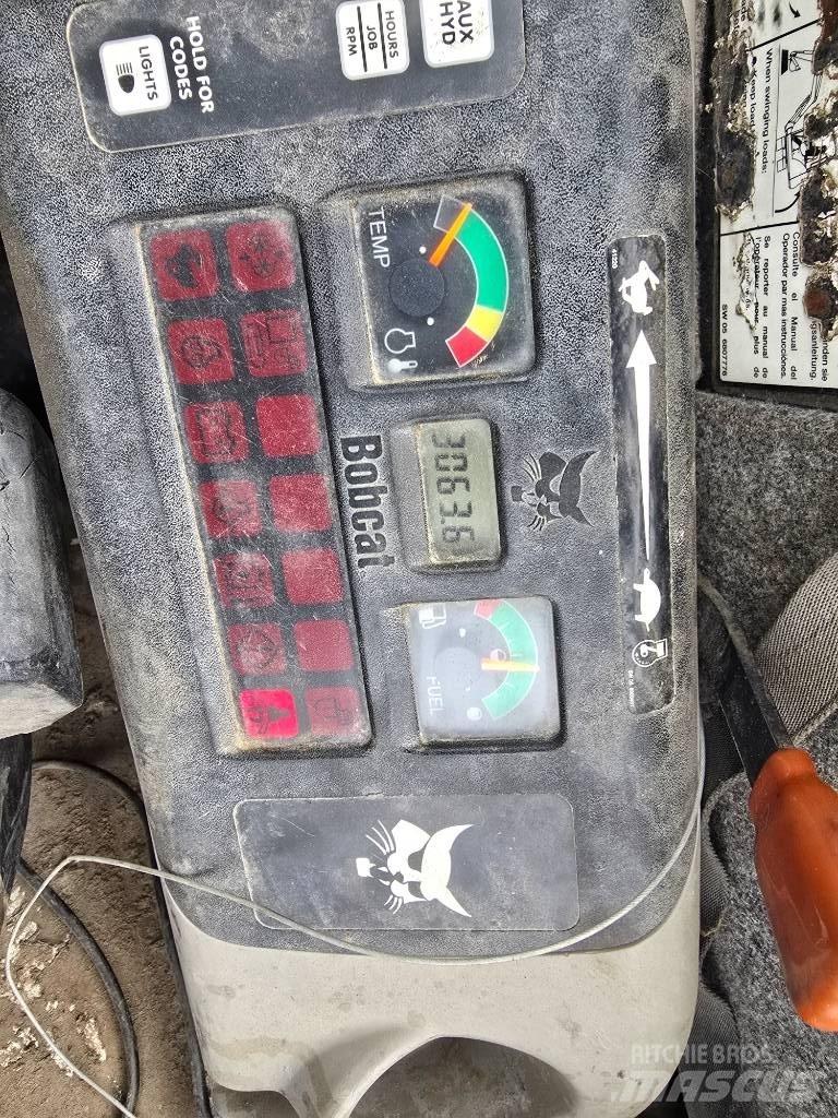 Bobcat 341 G Mini bagri <7t