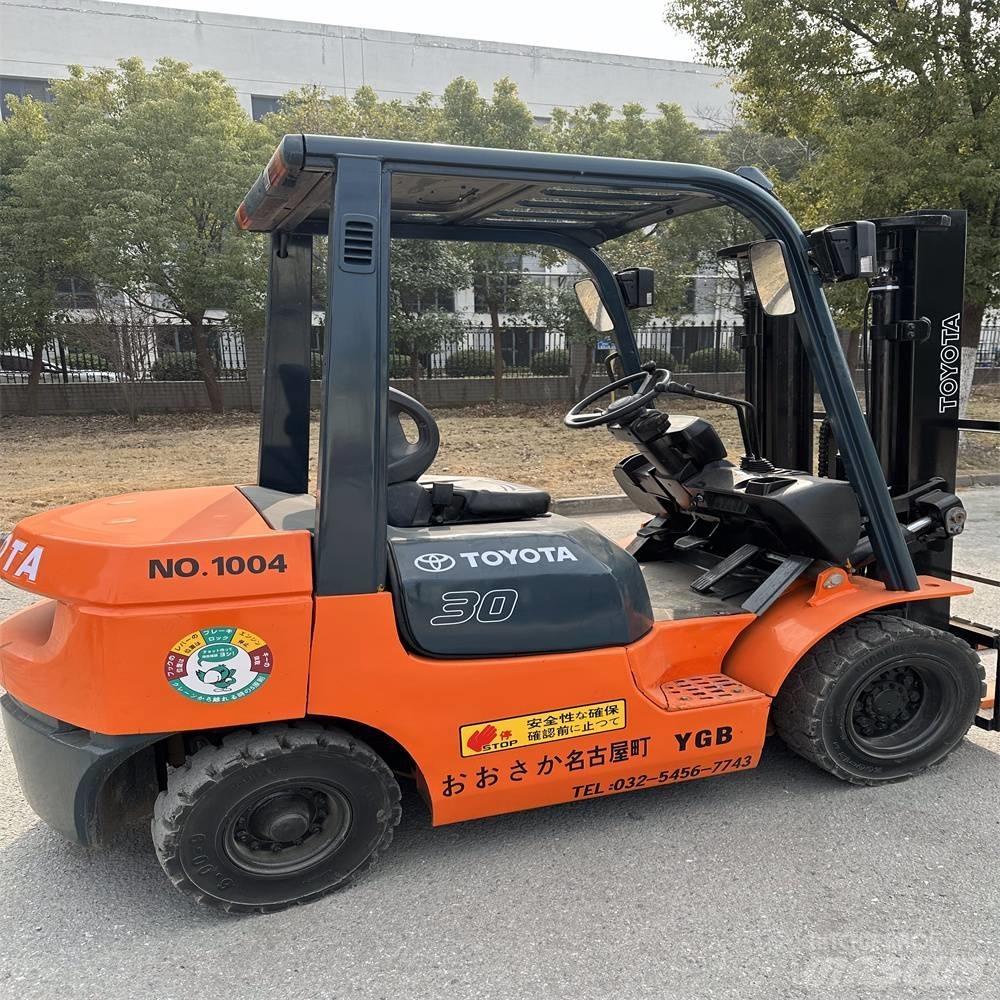 Toyota 02-7 FD F 30 Dizelski viličarji