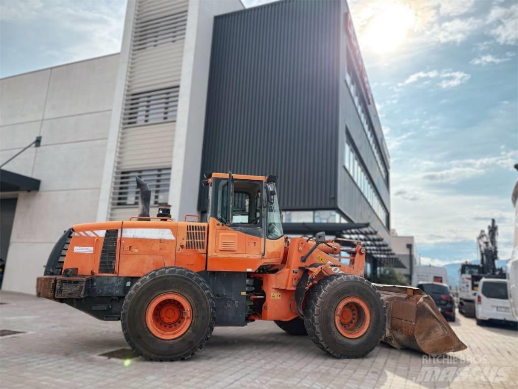 Doosan DL 300 Kolesni nakladalci