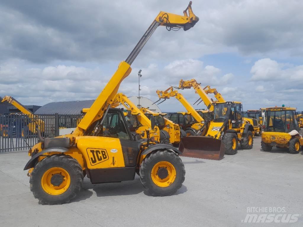 JCB 526-56 Kmetijski teleskopski nakladalci