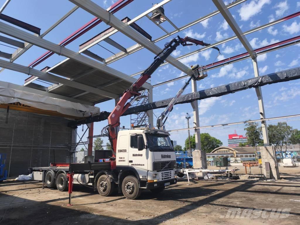 Volvo FH12 Tovornjaki z žerjavom