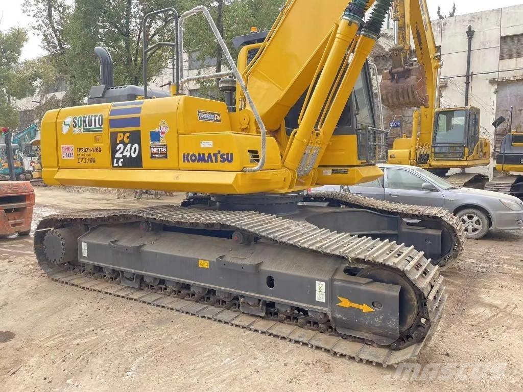 Komatsu PC240-8 Bagri goseničarji