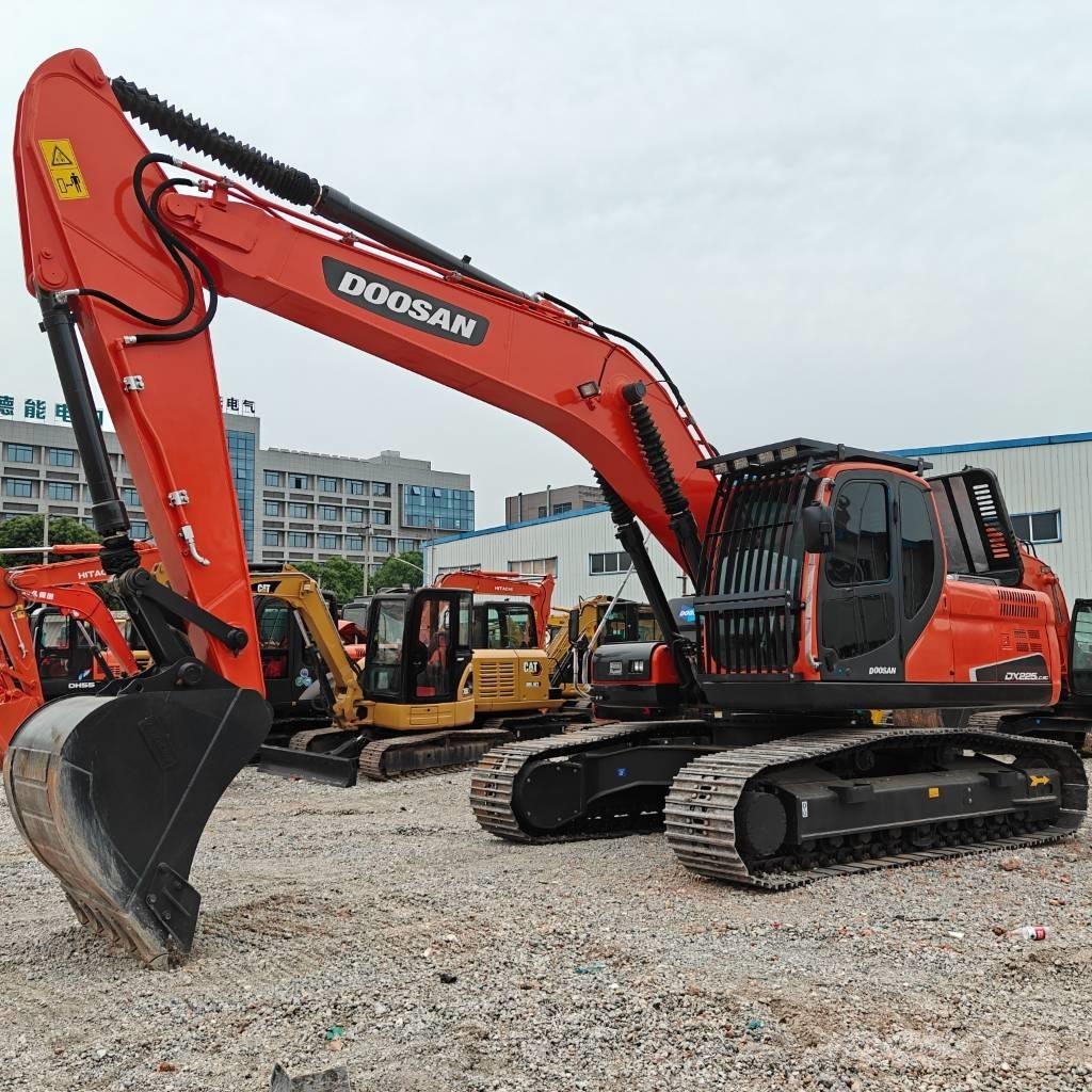 Doosan DX 225 LCA Bagri goseničarji