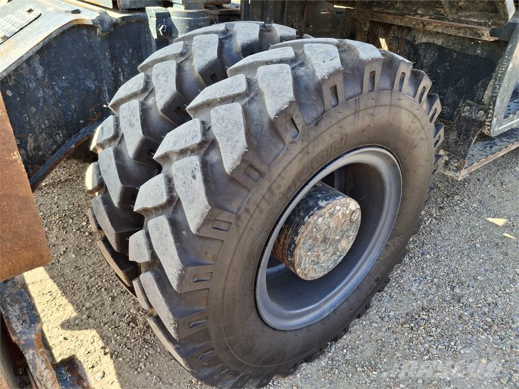 Hyundai HW 210 A Bagri na kolesih