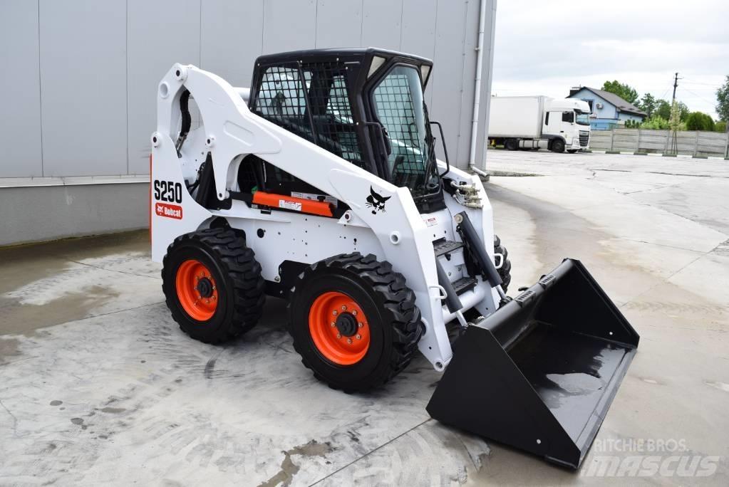 Bobcat S 250 Skid steer mini nakladalci