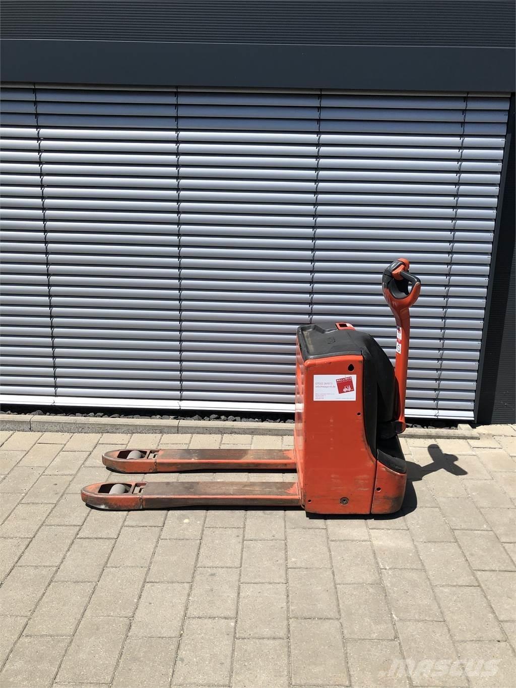 Linde T16 Ročni električni viličar