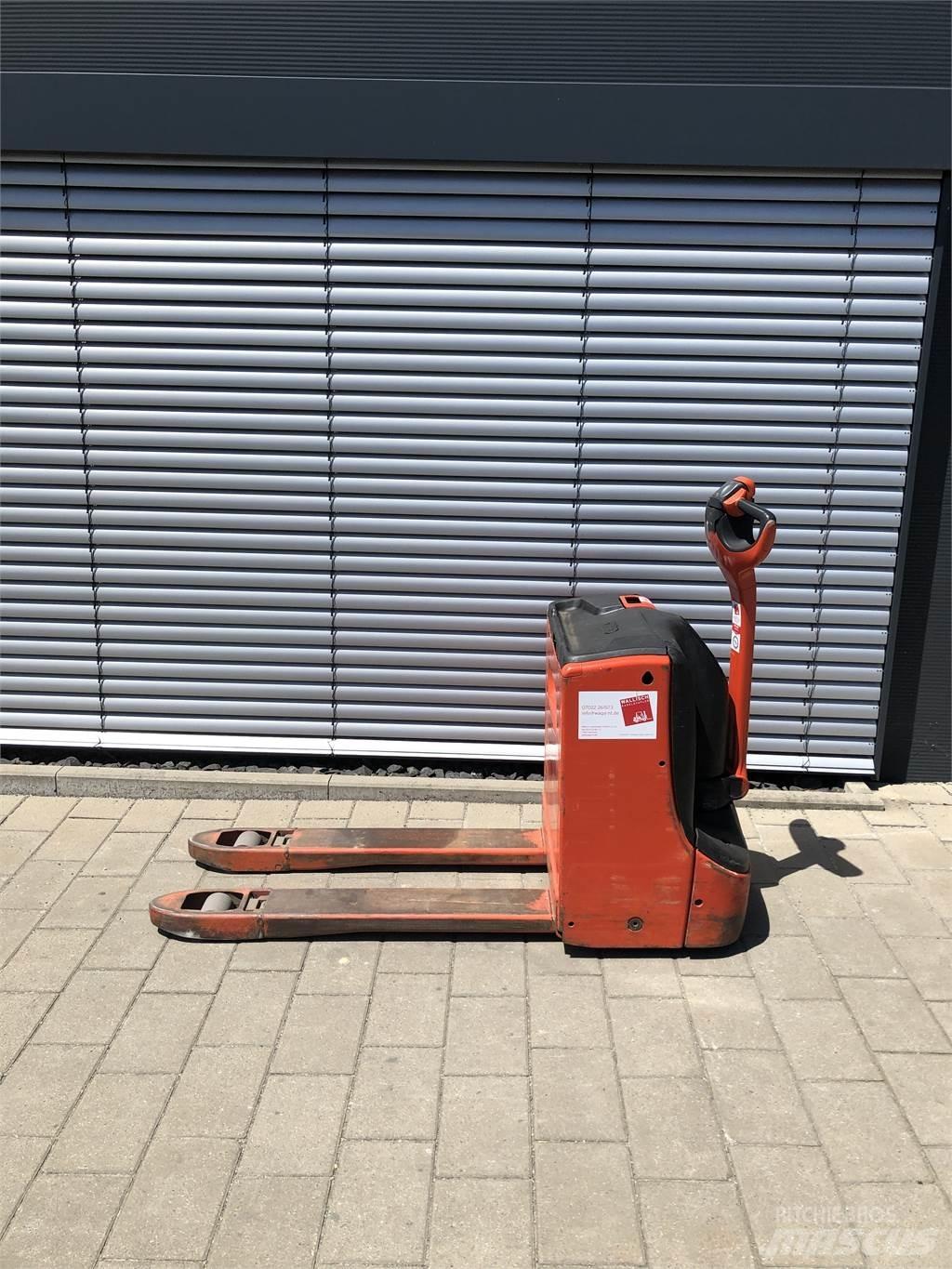 Linde T16 Električni nizko dvižni viličar