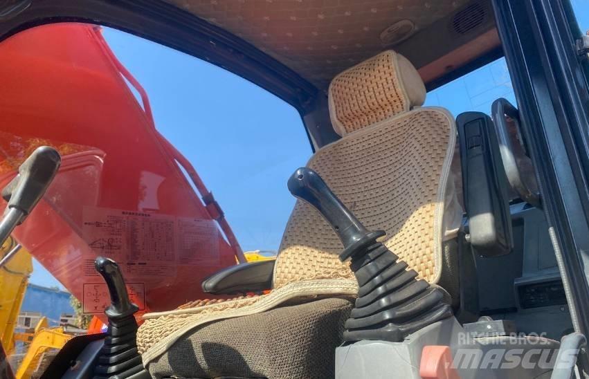 Doosan DX225 Bagri goseničarji
