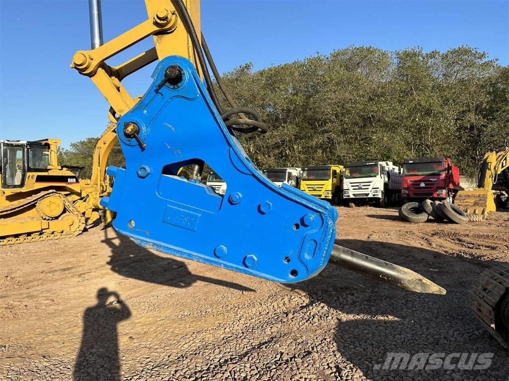 CAT 320 D L Bagri goseničarji