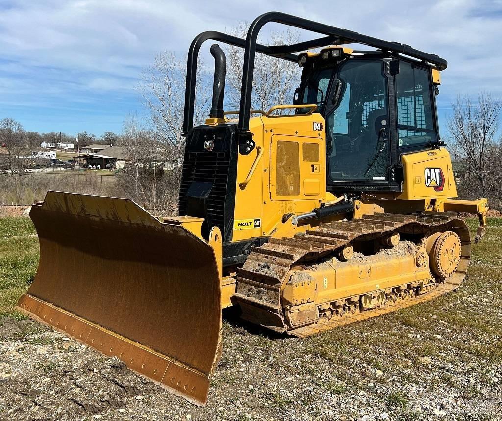 CAT D 4 Buldožerji goseničarji