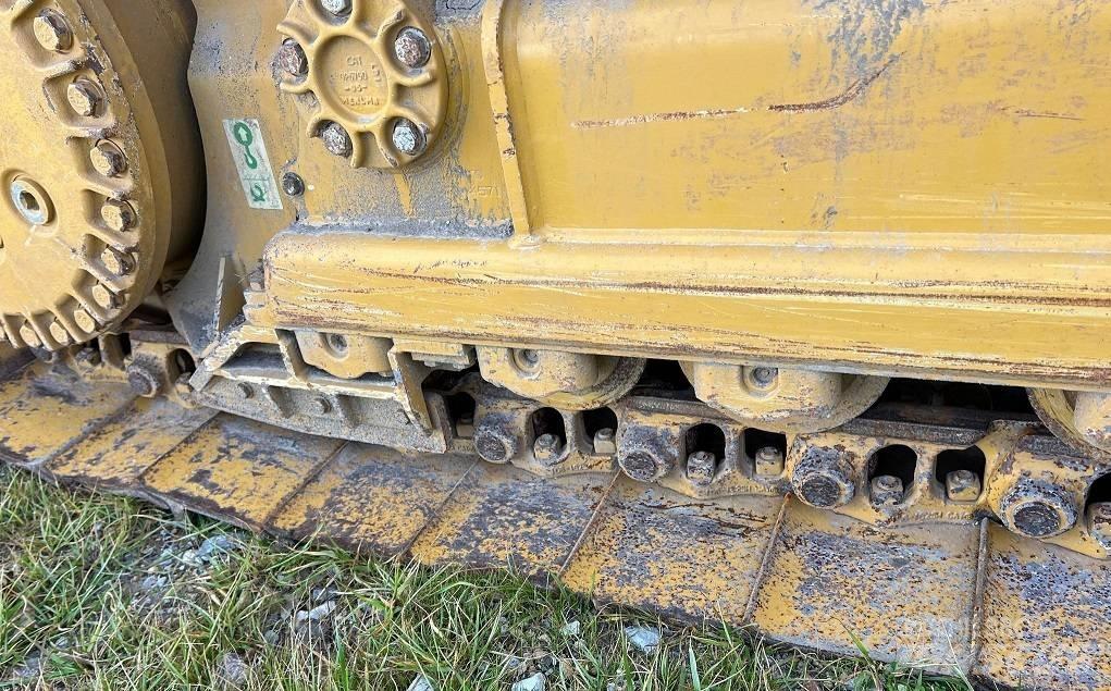 CAT D 4 Buldožerji goseničarji
