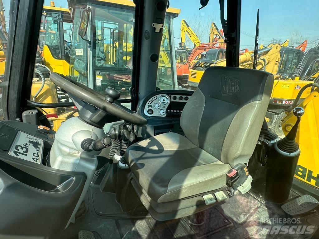 JCB 3 CX Kolesni nakladalci