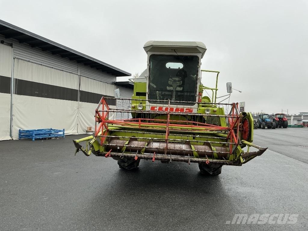 CLAAS 48 Kombajni