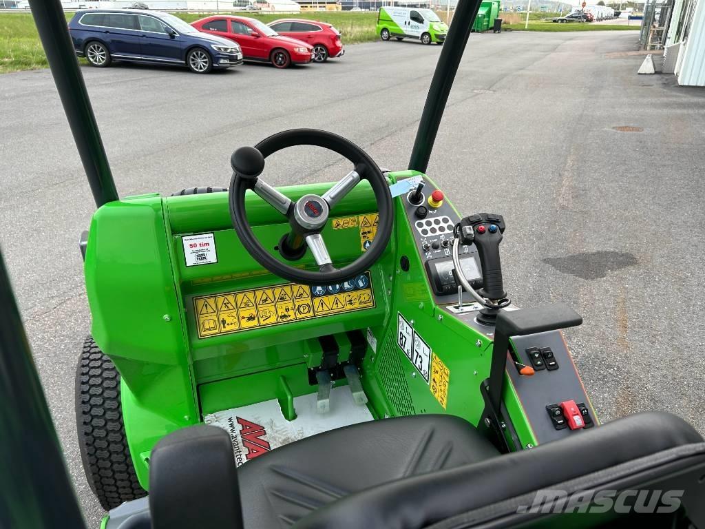 Avant E 527 Skid steer mini nakladalci