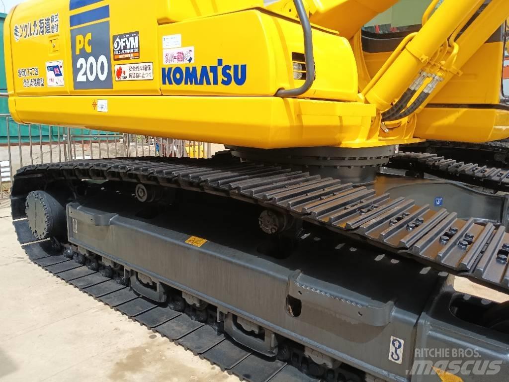 Komatsu PC 200 Bagri goseničarji