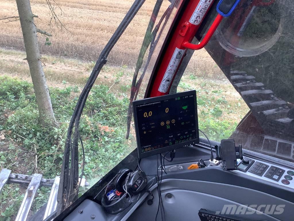 Komatsu 951 Harvesterji
