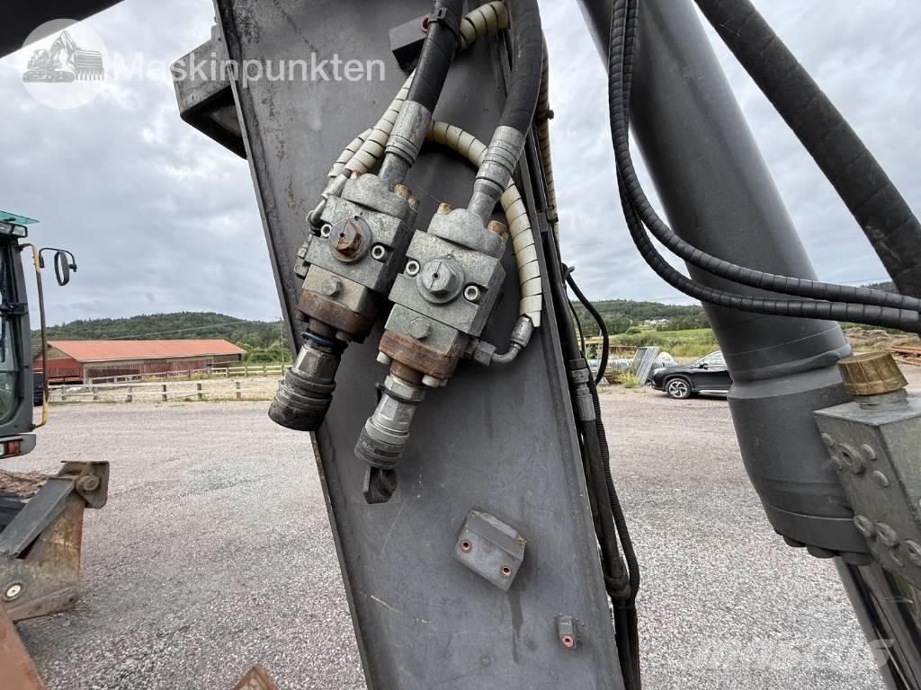 Volvo EW 140 C Bagri na kolesih