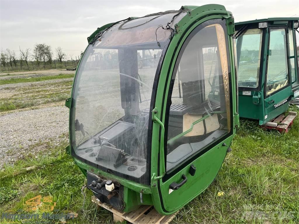 John Deere 1470E Kabine in notranjost