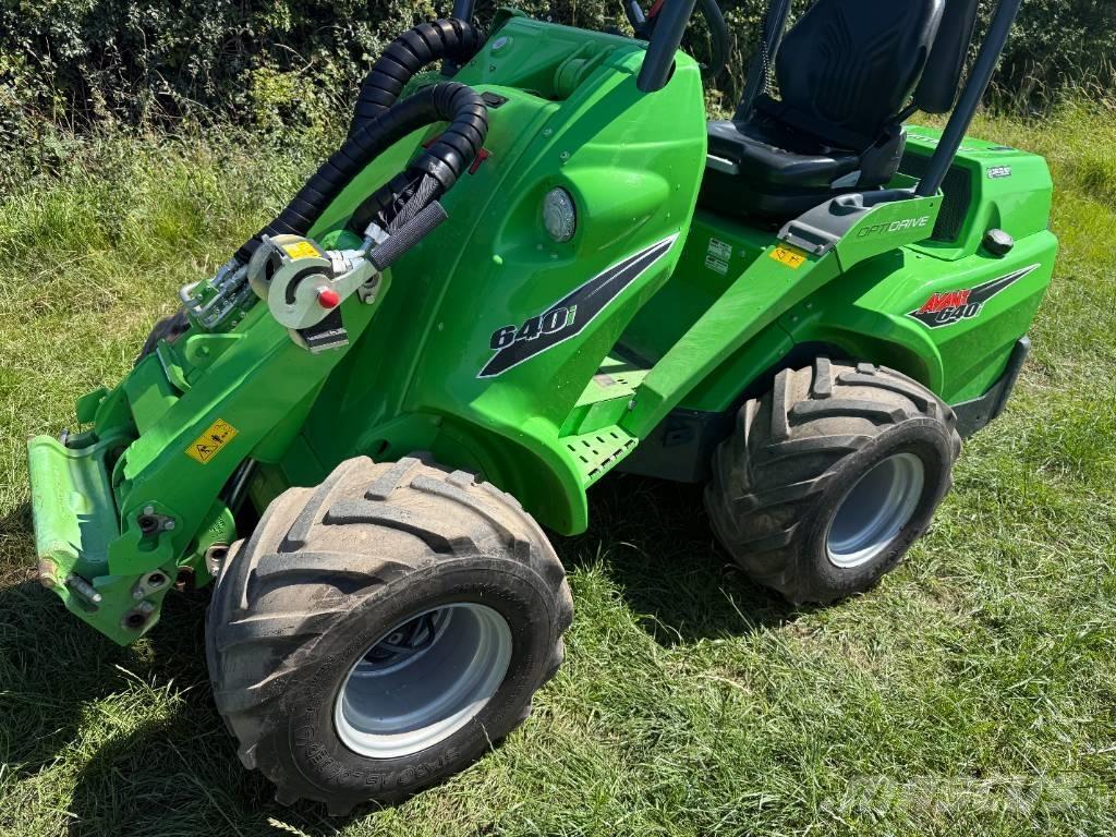 Avant 640 Kolesni nakladalci