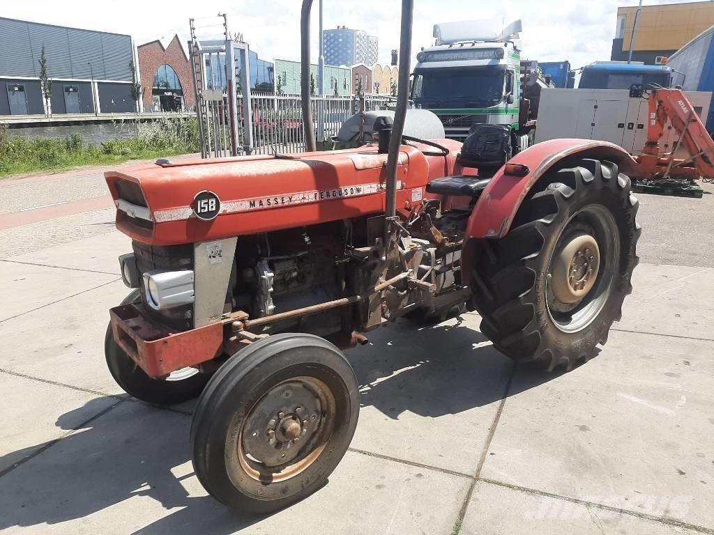 Massey Ferguson 158 Traktorji