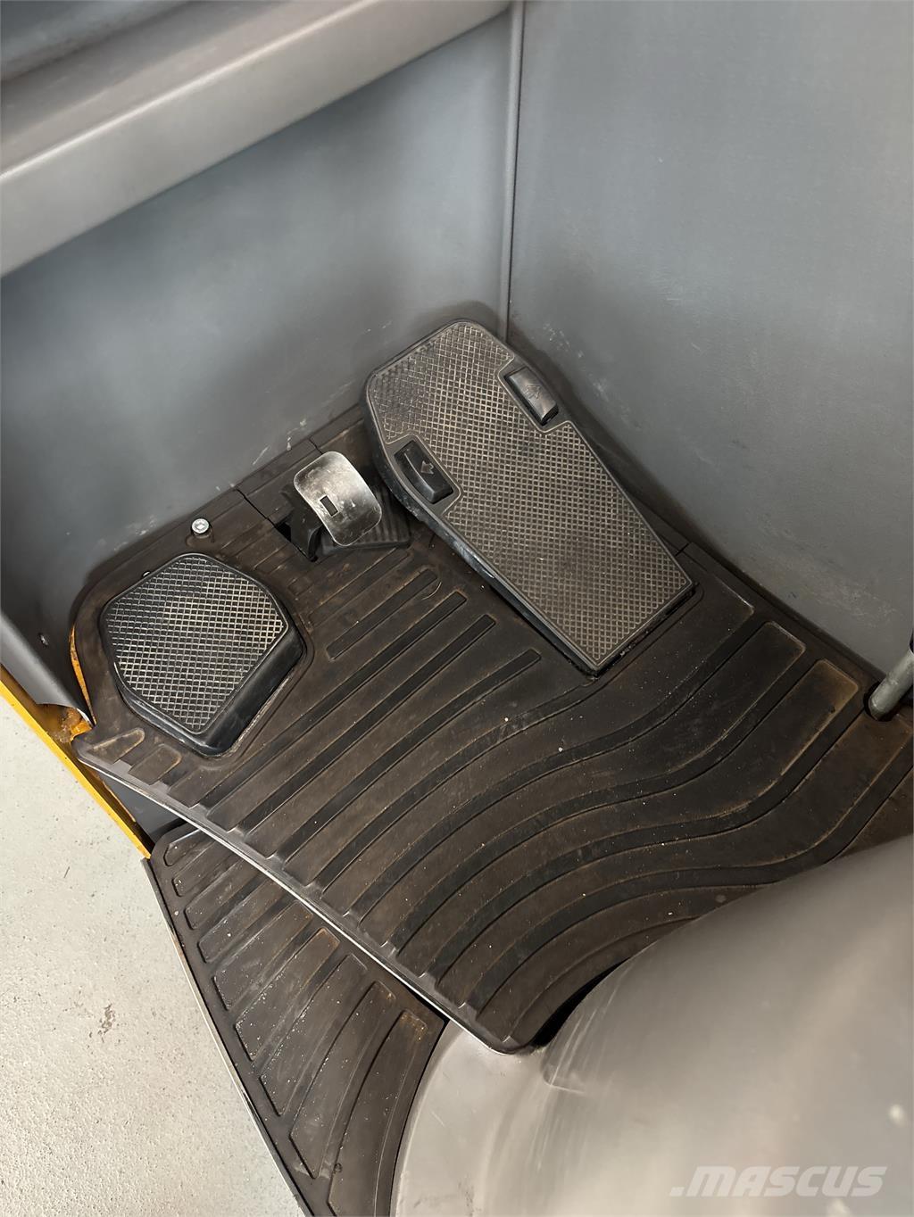 Atlet UMS200 Viličarji s pomičnim teleskopom