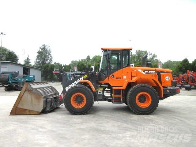 Doosan DL250-5 Kolesni nakladalci