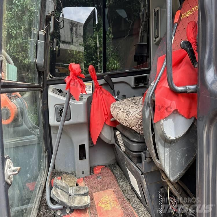 Kubota 183-3 Bagri goseničarji